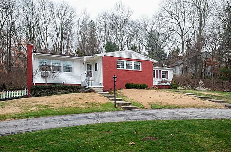 1st image of 301 1st Ave