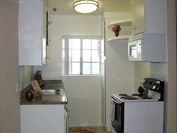 Dining looking towards Kitchen
