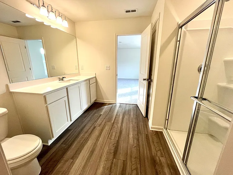 303 Hyde Park — Photo 17