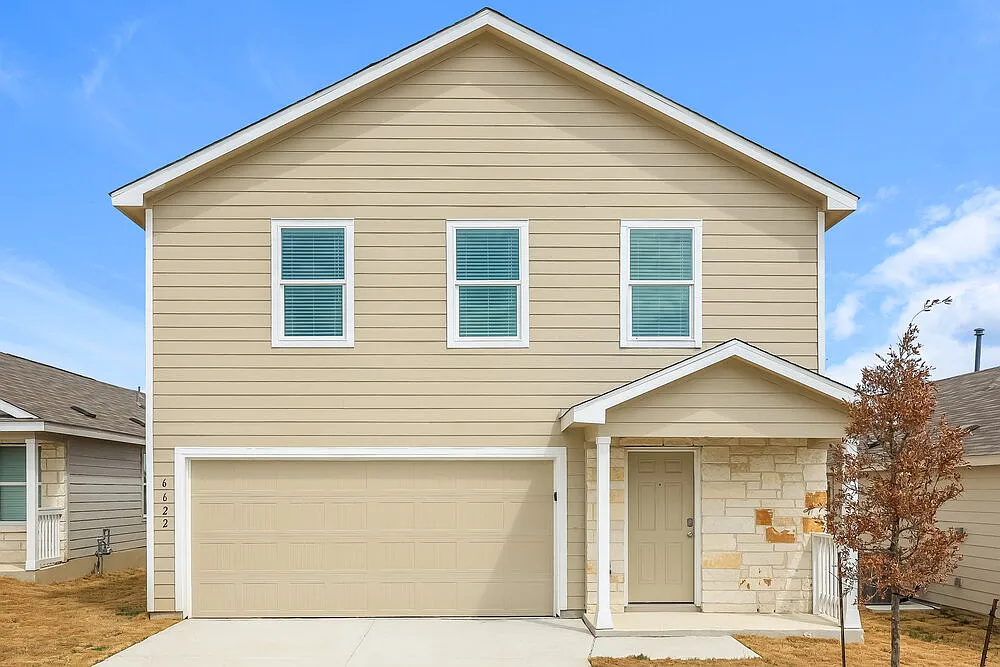 4 bed, 2.5 bath, 1950 sqft, $1,780 — Photo 1