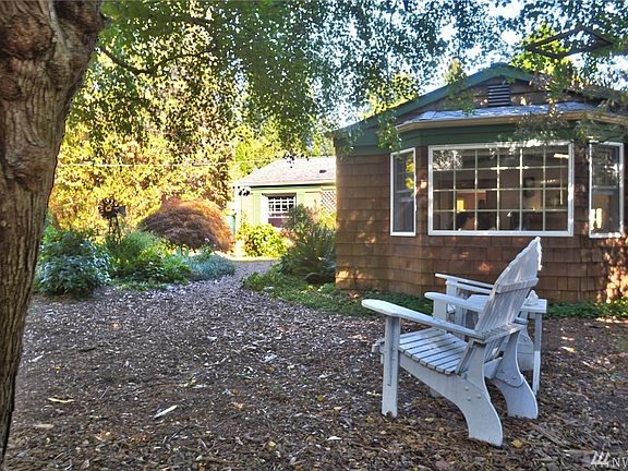 2nd image of 13326 20th Ave NE