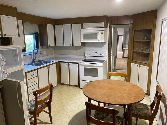 5th image of 18A Douglas Dr