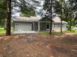 3369 Lomar Dr, Fort Gratiot, MI 48059