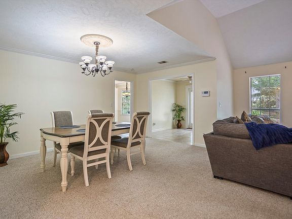 5th image of 337 Saint Julian Pl