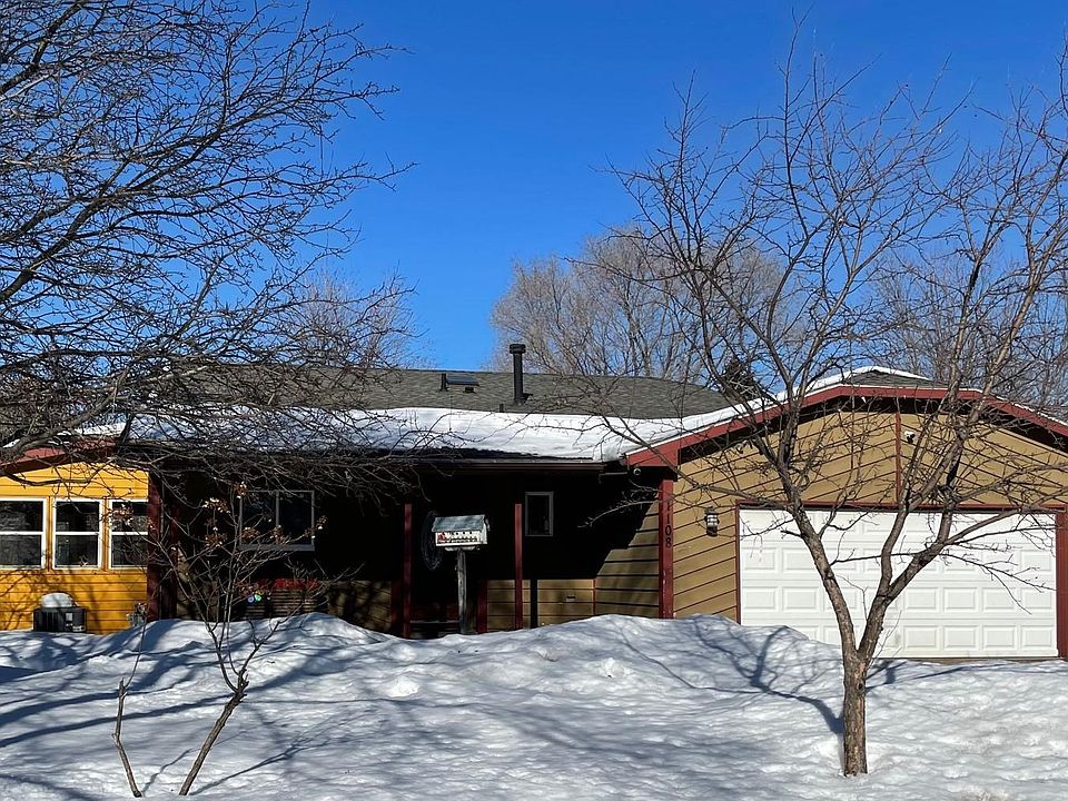 1st image of 1108 Meadowwood Dr