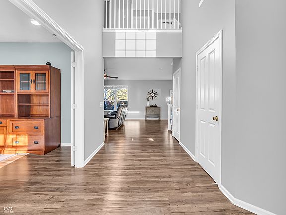 3rd image of 5808 Kenwood Way