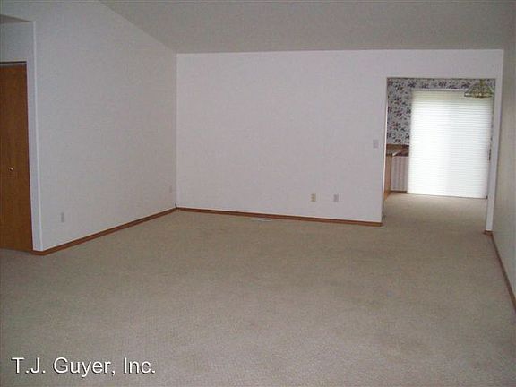 5th image of 1805 Collison St