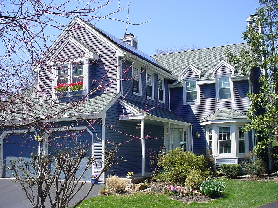 FRONT OF HOUSE AND ENTRY