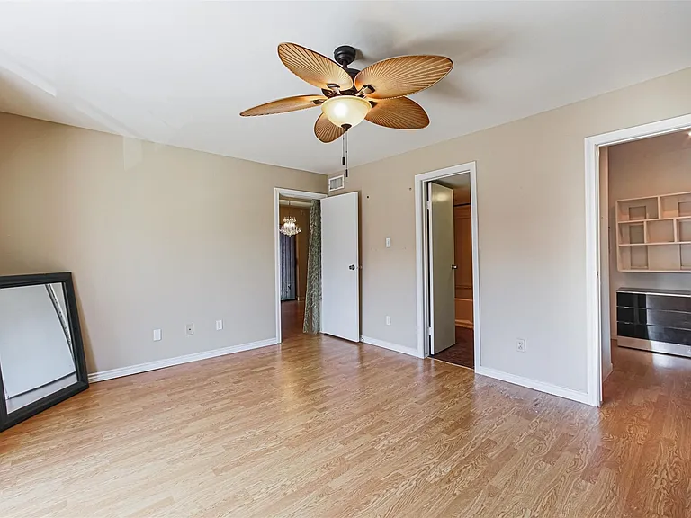 3100 Walnut Bend Ln #422 — Photo 6