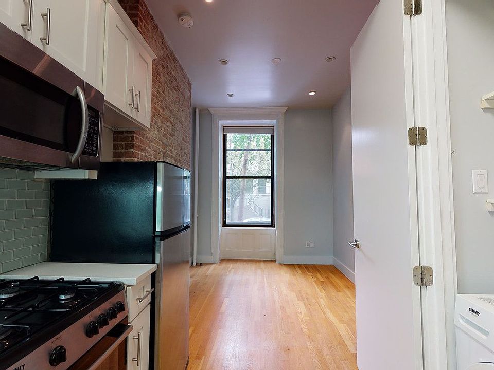 1st image of 264 W 22nd St #2AFRONT
