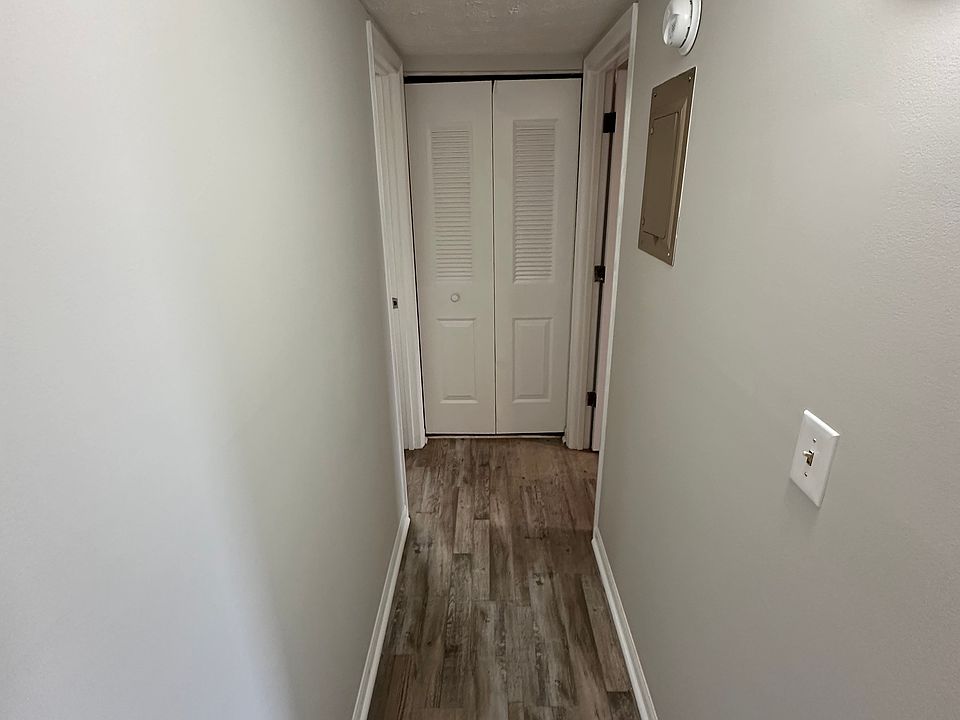1st image of 162 Thistlewood Ave #3