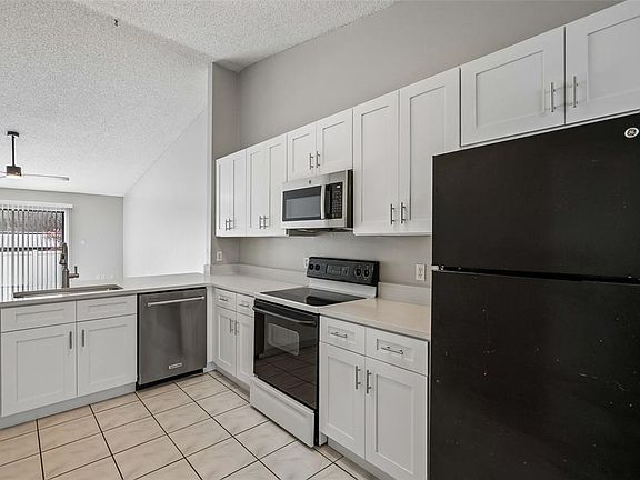 4th image of 1008 OLLIFF WAY