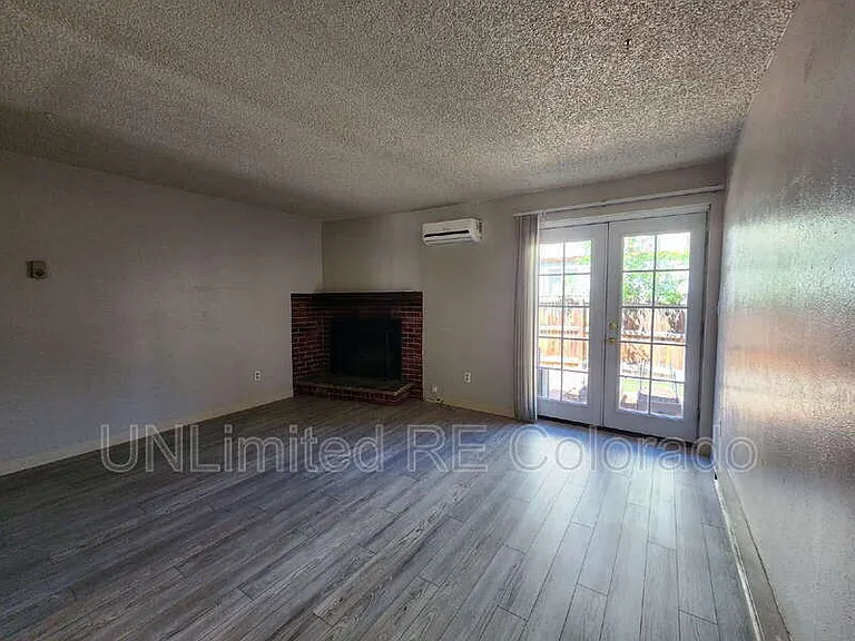 301 Zeta St #2 — Photo 4
