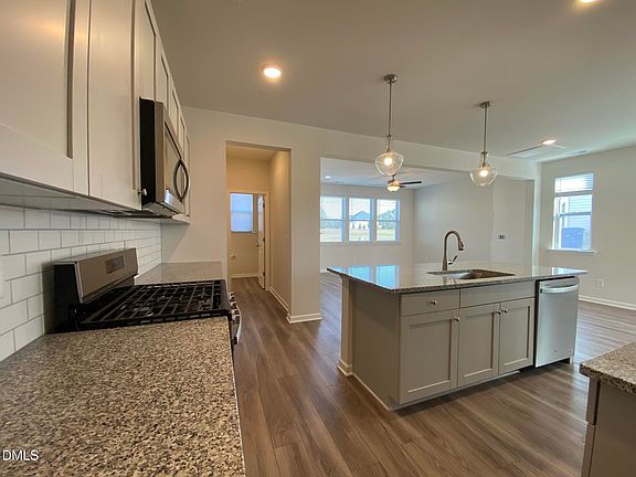 4th image of 760 Creekway Dr