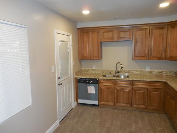 5th image of 3207 Conejo Dr