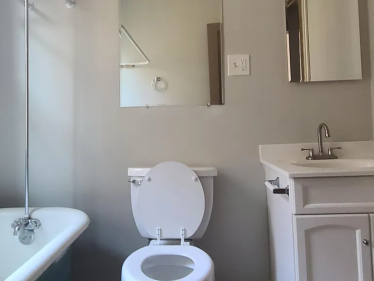 194 Altruria St #2 — Photo 8