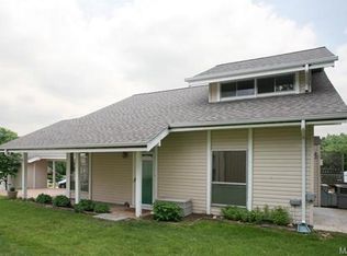 437 Far Hill Dr, Ballwin, MO