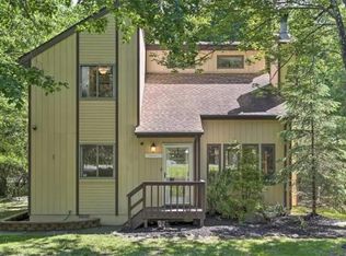 1017 Clover Rd, Long Pond, PA 18334