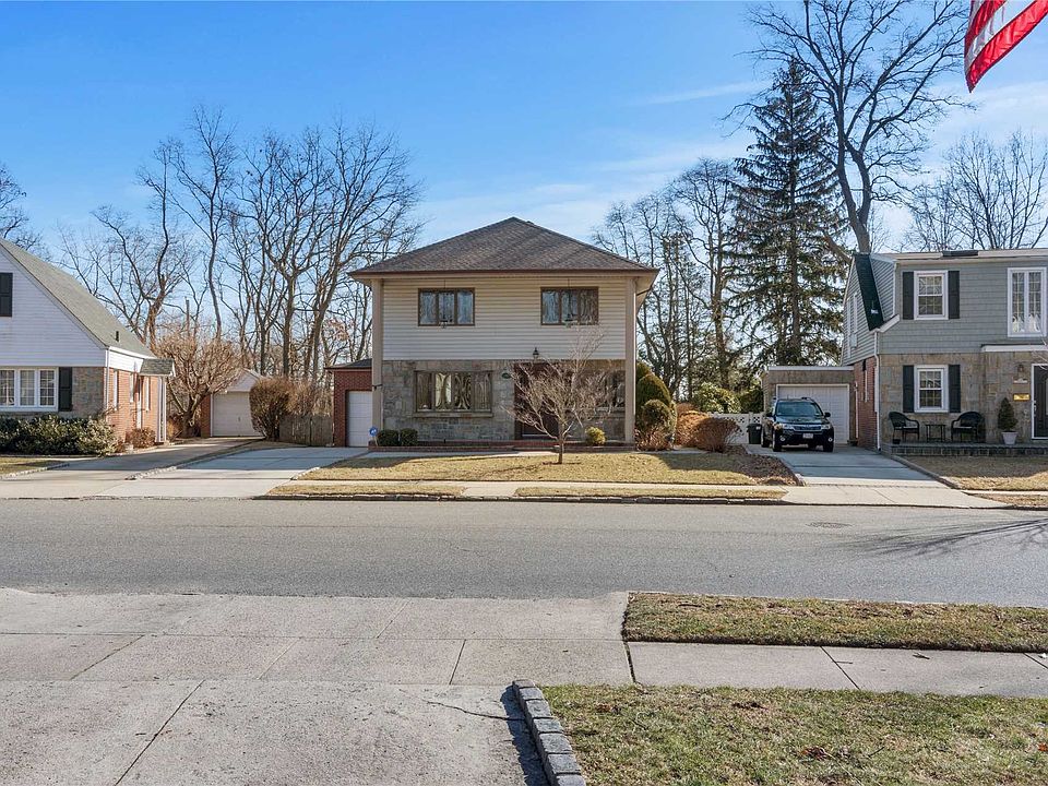 1st image of 60 Maple Dr