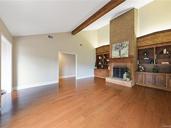 4th image of 4916 Torrey Pines Ct #5
