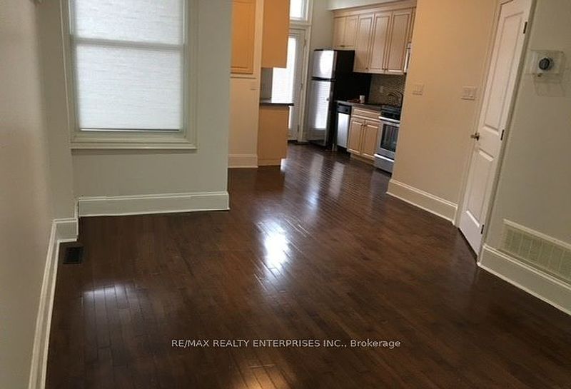 Toronto Townhouse for rent - 1 Bedroom — photo 2