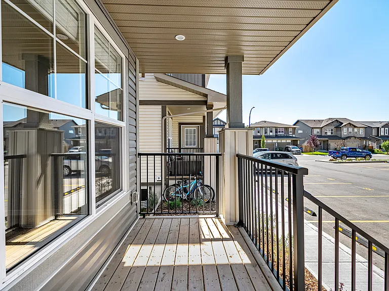320 Heartland Cres — Photo 35