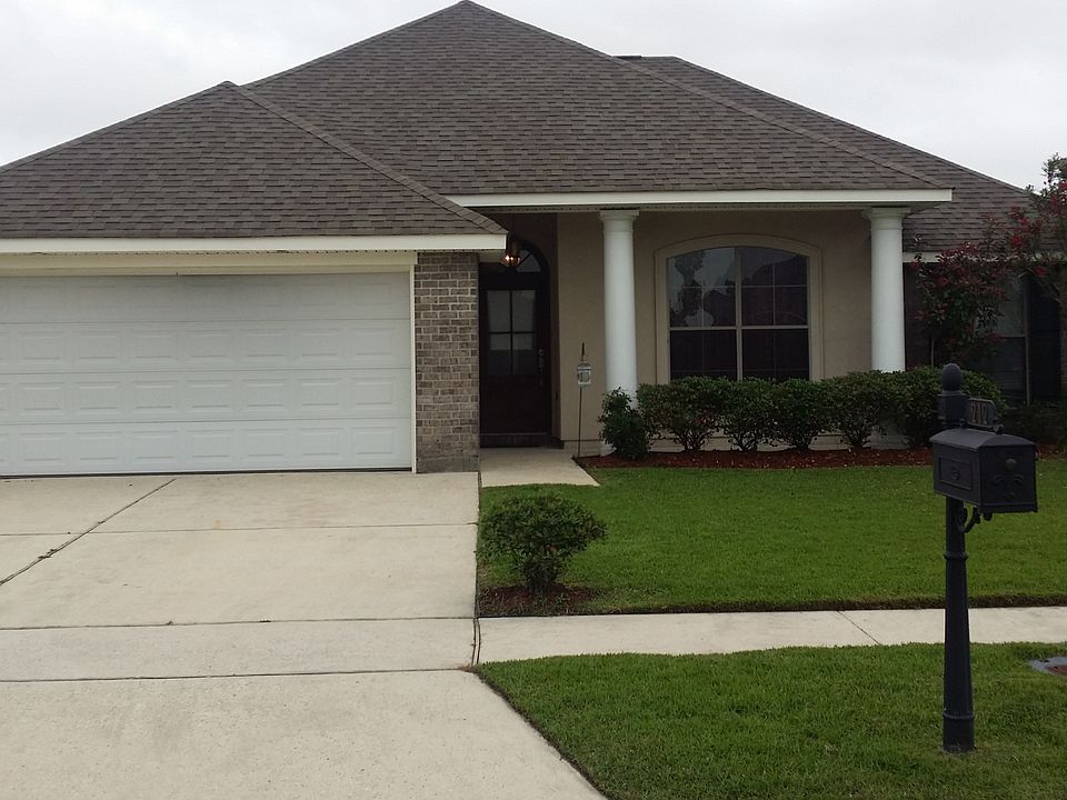 1st image of 212 Laurel Oak Dr