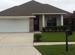 212 Laurel Oak Dr, Saint Rose, LA 70087
