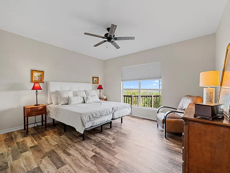 1008 Edinburgh Dr — Photo 18