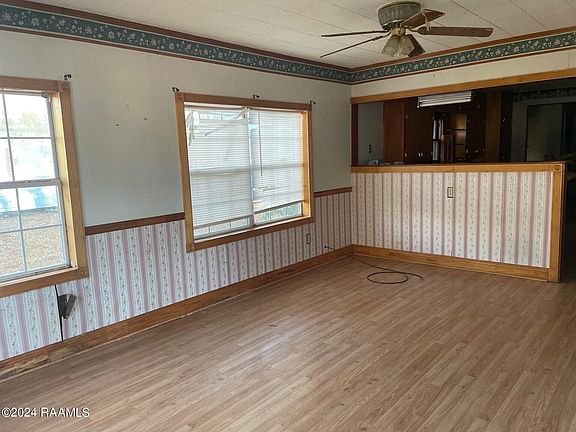 4th image of 227 E Peach Ave