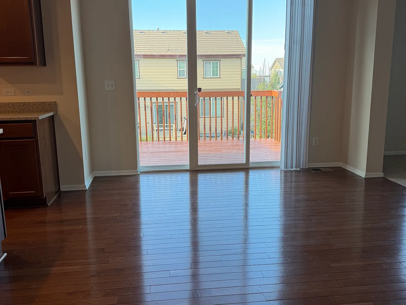 4 bed, 2.5 bath, 2413 sqft, $3,200 — Photo 4