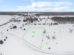 7066 Misty Ln, Lake Ann, MI 49650