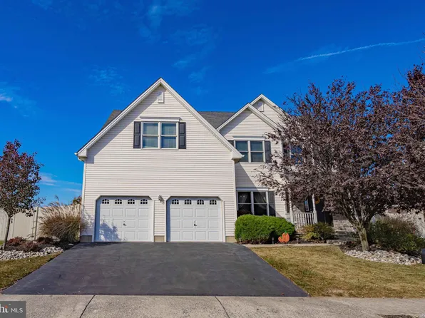 4 Millbrook Ct, Palmer Twp, PA 18045