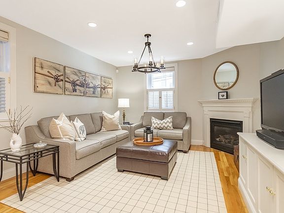 3rd image of 54 Monument Ave APT 1