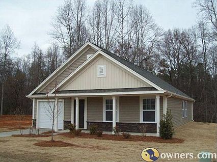 Lovely 3 bdrm home in a great community!