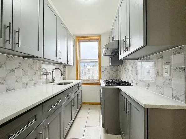 555 55th St Floor 3, Brooklyn, NY 11220