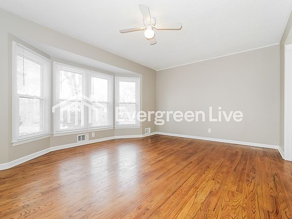 2nd image of 10121 Fremont Ave