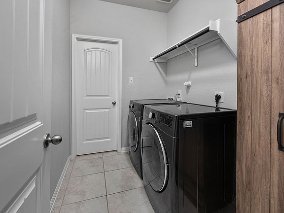 5th image of 7419 Cove Way