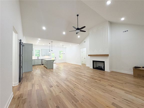 3rd image of 7 Barlby Ln