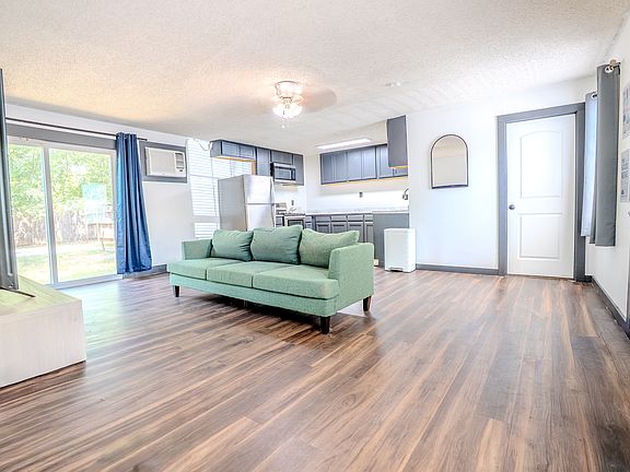 3rd image of 901 N Morris St #B