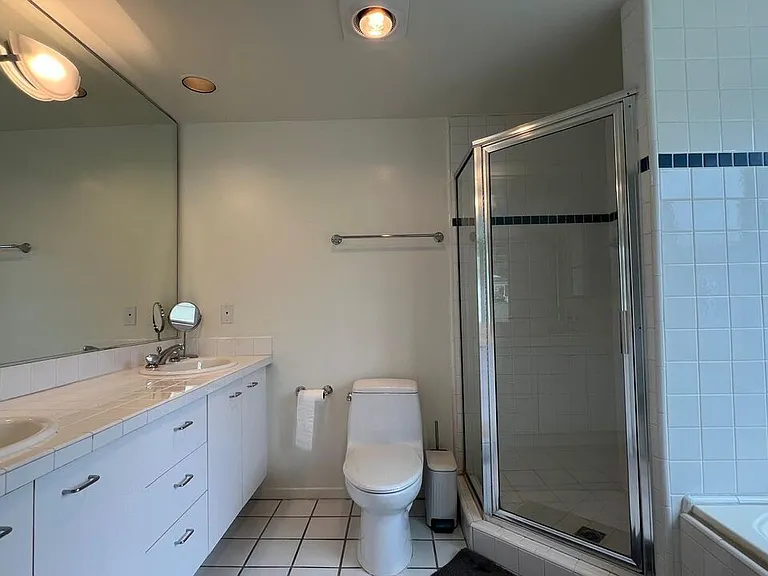 807 21st St #3 — Photo 37