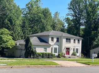 23 Willis Dr, Ewing, NJ 08628