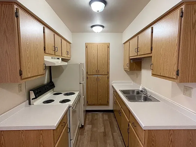 Brookside Apartments — Photo 2