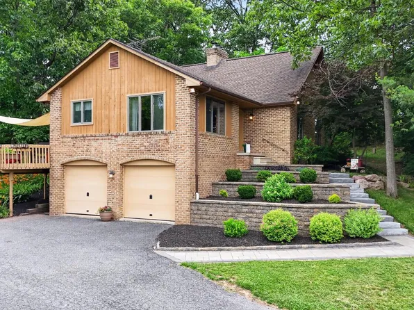 2571 Valley View Rd, Morgantown, PA 19543