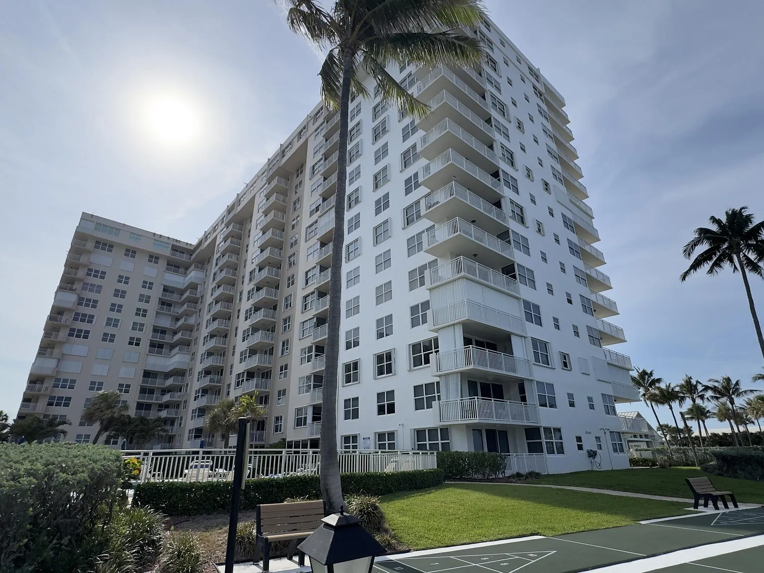 2 bed, 2.0 bath, 1540 sqft, $3,300 — Photo 2