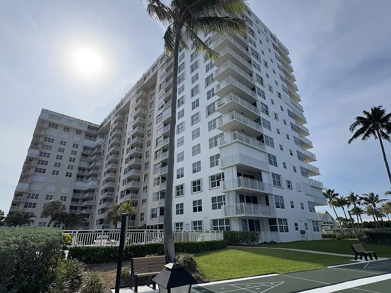 5200 N Ocean Blvd #511A — Photo 2