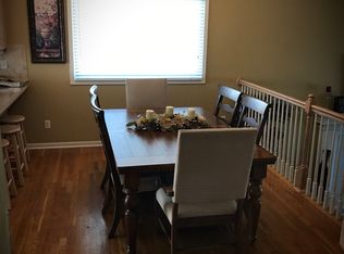 240 NE Hidden Valley Cir, Lees Summit, MO 64064
