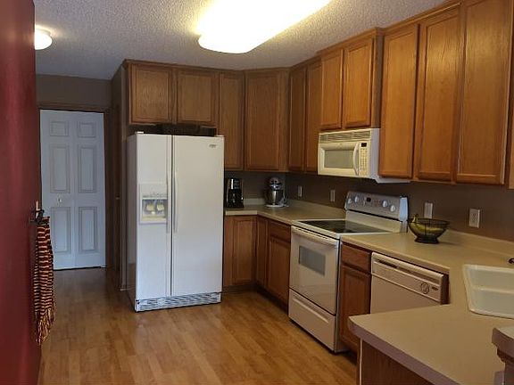 3rd image of 5066 207th St N
