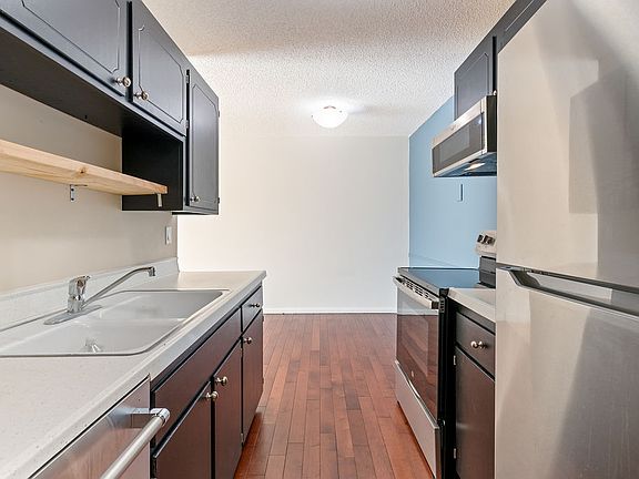 3rd image of 4351 Parklawn Ave