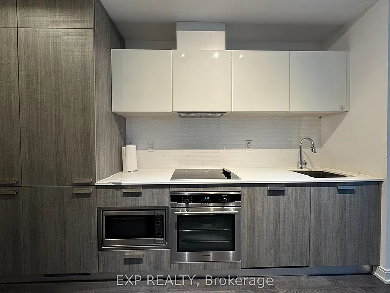 50 Charles St E #4008 — Photo 4